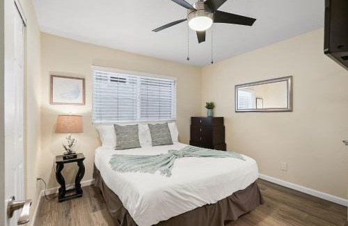 South Mission Beach Casa | Stunning Beach Delight with Hot Tub, Fire Pit, Parking & Walk to Beach!