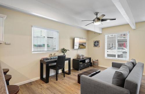 South Mission Beach Casa | Stunning Beach Delight with Hot Tub, Fire Pit, Parking & Walk to Beach!