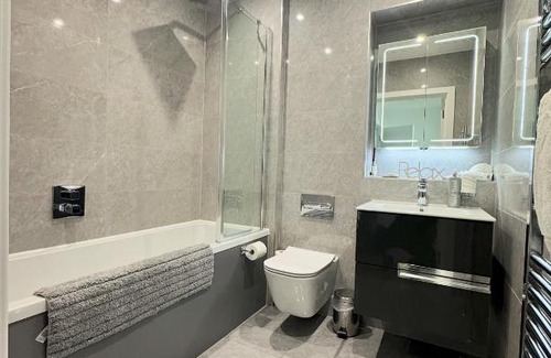 Ramsgate Apartamento | Stunning Beach Front Apartment with Sea views, FREE Parking & Balcony