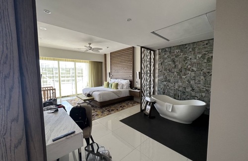 Puerto Juárez Complejo | Stunning beach front luxury all inclusive family friendly resort.