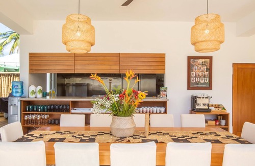 Cabarete Villa | Impresionante propiedad frente a la playa con 14 camas. ¡Perfecto para familias múltiples y reuniones!