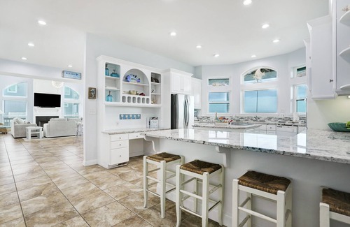 Indian Beach Casa | Stunning Beach Front Retreat in Galveston