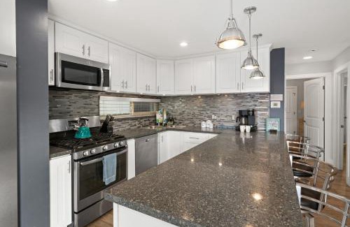 South Mission Beach Casa | Stunning Beach Home - large patio, parking, ac & dog friendly!