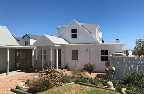 Grotto Bay Casa | Stunning Beach House in Grotto Bay
