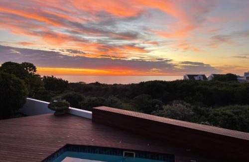 Grotto Bay Casa | Stunning Beach House in Grotto Bay