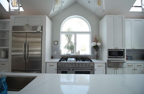 Cutchogue Casa | Stunning Beach House - steps from Peconic Bay w/Heated Pool