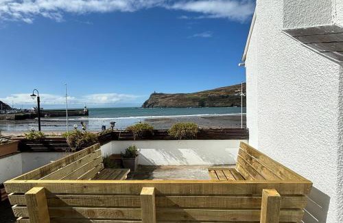 Port Erin Casa | Stunning beach house with garage
