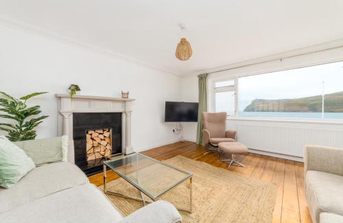 Port Erin Casa | Stunning beach house with garage