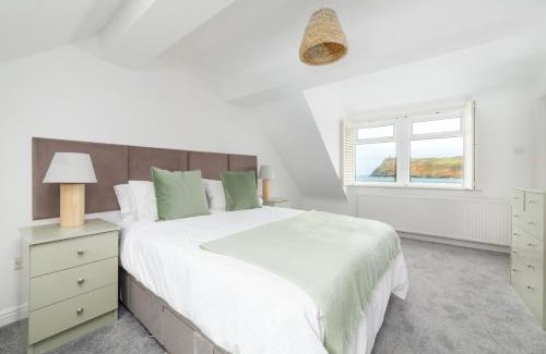 Port Erin Casa | Stunning beach house with garage