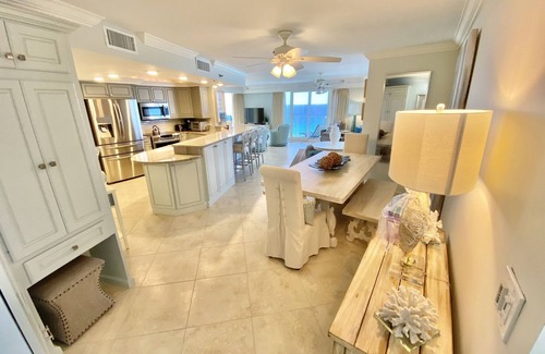 Gulf Pines Condominio | Stunning Beachfront Condo with Gorgeous Views! 4349 BS2