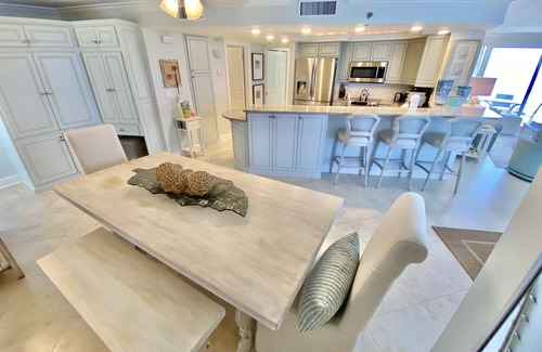 Gulf Pines Condominio | Stunning Beachfront Condo with Gorgeous Views! 4349 BS2