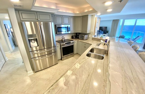 Gulf Pines Condominio | Stunning Beachfront Condo with Gorgeous Views! 4349 BS2