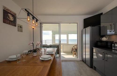 Bognor Regis Apartamento | Stunning Beachfront Apt w Balcony & Sea Views
