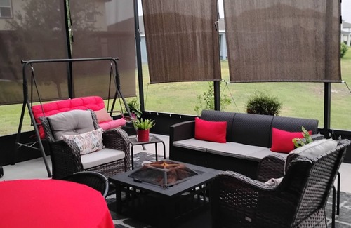 Balm Casa | Stunning Bedroom Retreat in Central Riverview