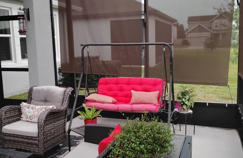 Balm Casa | Stunning Bedroom Retreat in Central Riverview