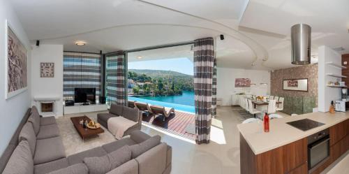 Sutivan Villa | Stunning Brac Villa 5 Bedrooms Villa Infinite Stunning Sea Views Seafront Location Sutivan