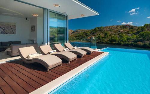 Sutivan Villa | Stunning Brac Villa 5 Bedrooms Villa Infinite Stunning Sea Views Seafront Location Sutivan
