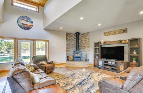 Buena Vista Casa | Stunning Buena Vista Home about 4 Mi to River Rafting!