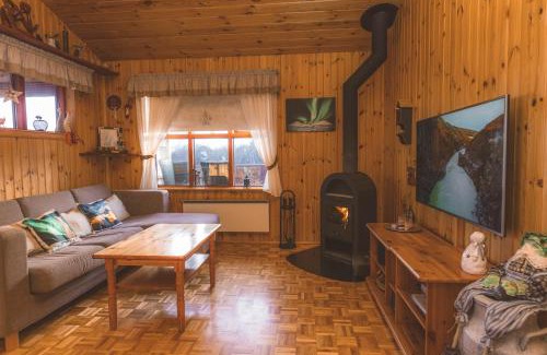 Borgarnes Casa | Stunning Cabin with Breathtaking Views!