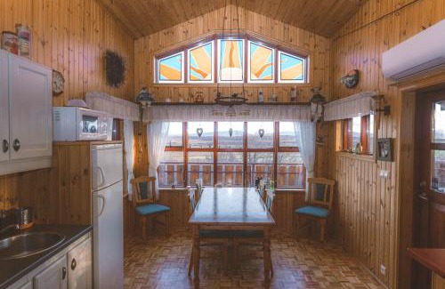 Borgarnes Casa | Stunning Cabin with Breathtaking Views!