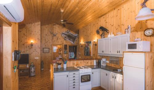 Borgarnes Casa | Stunning Cabin with Breathtaking Views!
