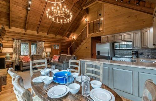 Cleveland Casa | Stunning Cabin with Fire Pit, Hot-tub and Sauna in Cleveland, Georgia
