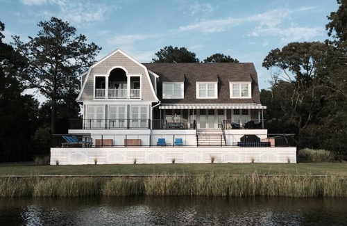North Shores Casa | Stunning Canal-Front Home in North Shores with Private Pool & Elevator!
