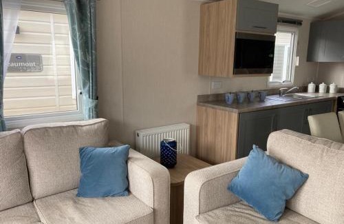 Hunstanton Otro | Stunning Caravan For Hire Nearby Hunstanton Beach In Norfolk Ref 23050S