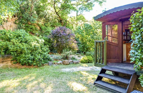 Gigondas Otro | Stunning caravan in Gigondas with 1 Bedrooms and WiFi