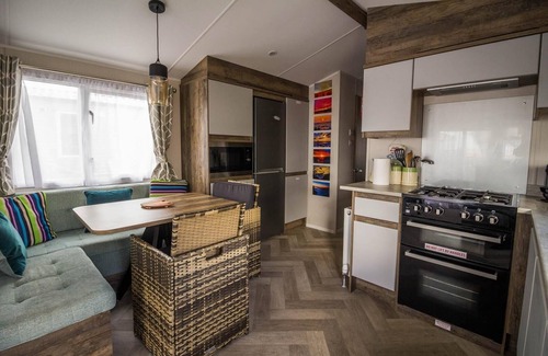 Corton Casa | Stunning caravan with decking at Azure Seas in Suffolk ref 32055AZ