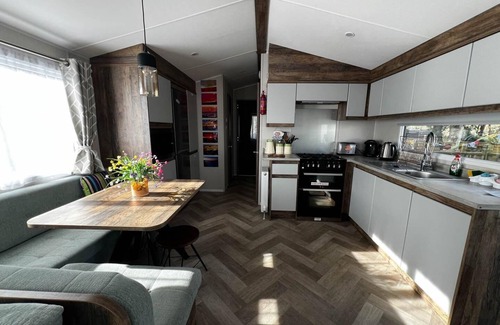 Corton Casa | Stunning caravan with decking at Azure Seas in Suffolk ref 32055AZ