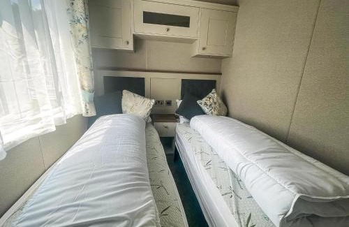 Saxmundham Otro | Stunning Caravan With Decking At Carlton Meres In Suffolk Ref 60009Mv