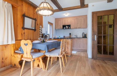 Chamoson Casa | Maravillosa casa de vacaciones privada para 6 personas con WIFI, TV, terraza y aparcamiento