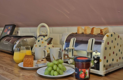 Oxenhope Casa | Stunning Chapel, Haworth Yorkshire Hot Tub for 6, Celebration House Superb Views
