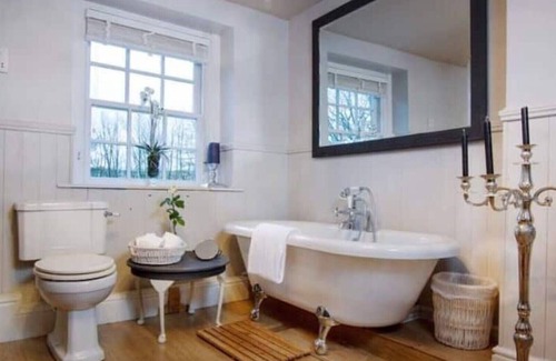 Bretherdale Otro | Stunning Character Property with Hot tub