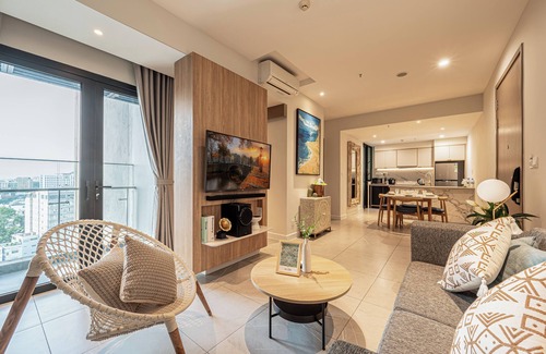 Phuong 1 Apartamento | Stunning City Views from 10 guests at Zenity Aaprtment Dist 1 Free Pool & Gym