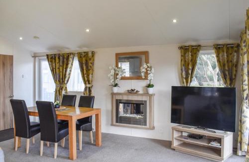 Corton Casa | Stunning Cliff Top Cottage - Uk48809