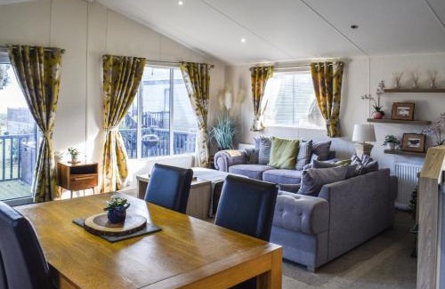 Corton Casa | Stunning Cliff Top Cottage - Uk48809