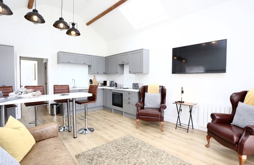 Hambleton Cabaña | Stunning Coach House with two bedrooms and parking