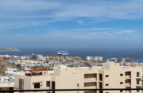 Libertad Condominio | Stunning Condo, Ocean, Sunrise and Marina Views, 5 Min to Marina, Fast Wifi
