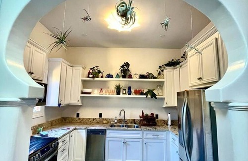 Bywater Casa | Stunning Converted Victorian Church: Garden, HotTub, 3-bedroom, WiFi, AC