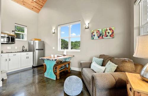 Dripping Springs Casa | Stunning Cottage with Fantastic Views for a Romantic Escape near Austin, Texas