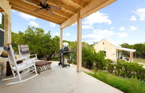 Dripping Springs Casa | Stunning Cottage with Fantastic Views for a Romantic Escape near Austin, Texas
