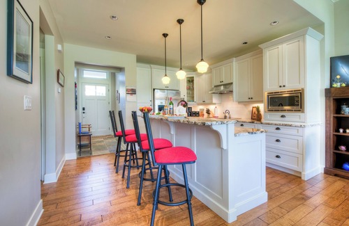 Regional District of Nanaimo Casa | Stunning Cottage in Quiet Community by the Beach!