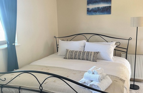 Aberdeen Casa | Stunning cozy three bedroom house near ARI