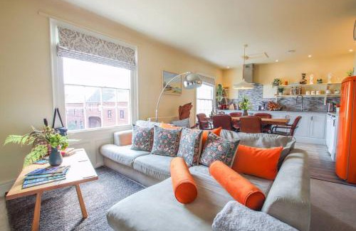 Cromer Casa | Stunning Cromer beach house with sea views