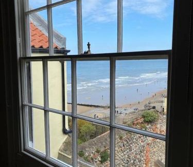 Cromer Casa | Stunning Cromer beach house with sea views