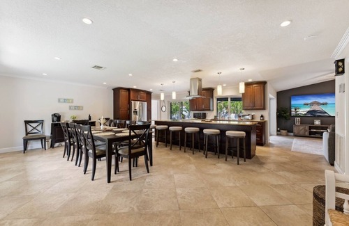 Delray Beach Casa | Stunning Delray Villa With Heated and Cooled Pool, Near Golf Courses and Beach.