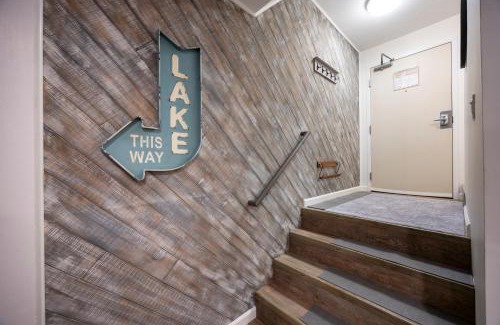 Truckee Apartamento | Stunning Deluxe King Studio #124 at Donner Lake Village