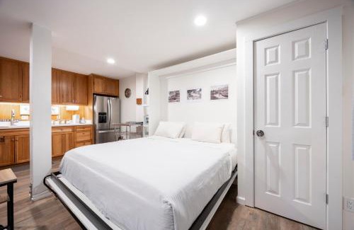 Truckee Apartamento | Stunning Deluxe King Studio #124 at Donner Lake Village